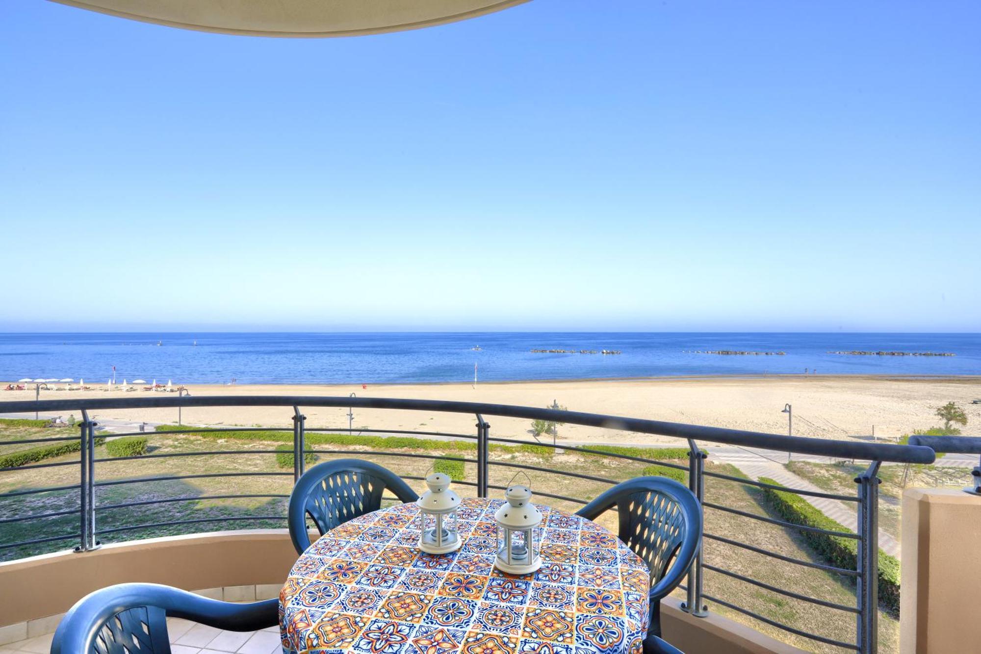 Mazzarosa Residence Розето-дельї-Абруцці Номер фото