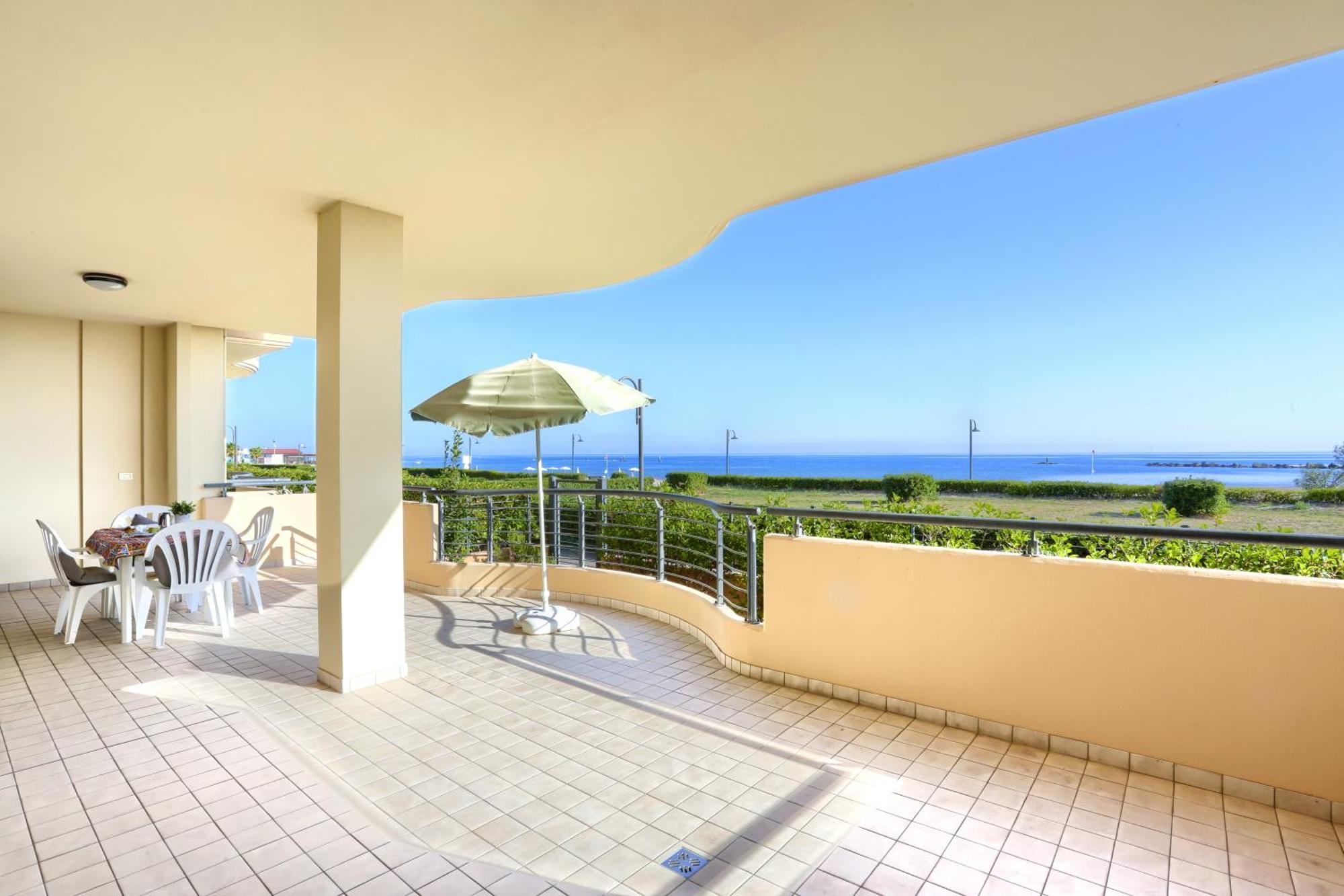 Mazzarosa Residence Розето-дельї-Абруцці Екстер'єр фото